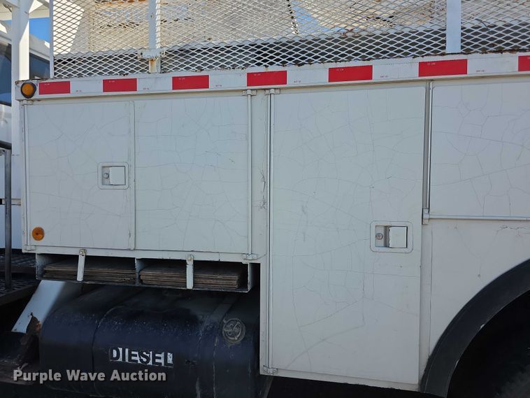 image for item EF3635 2000 Chevrolet T6500 bucket truck