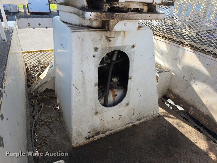 image for item EF3635 2000 Chevrolet T6500 bucket truck