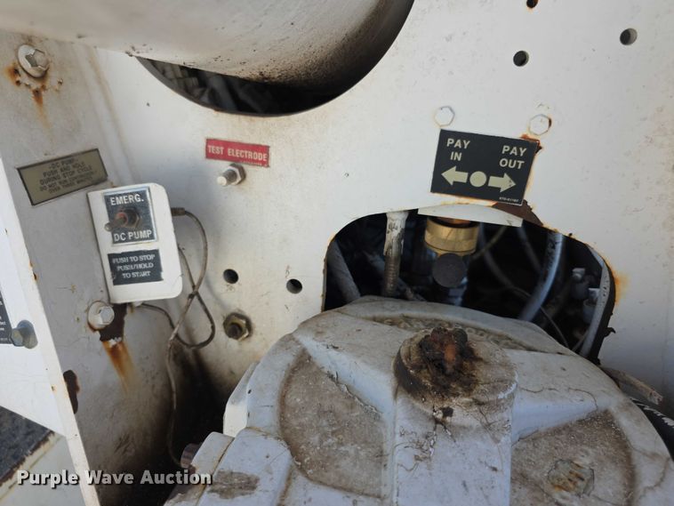 image for item EF3635 2000 Chevrolet T6500 bucket truck