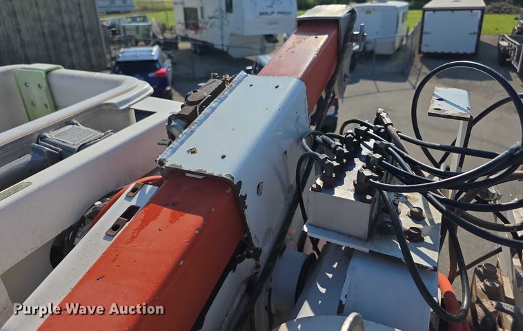 image for item EF3635 2000 Chevrolet T6500 bucket truck