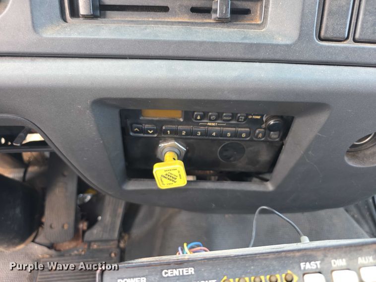 image for item EF3635 2000 Chevrolet T6500 bucket truck