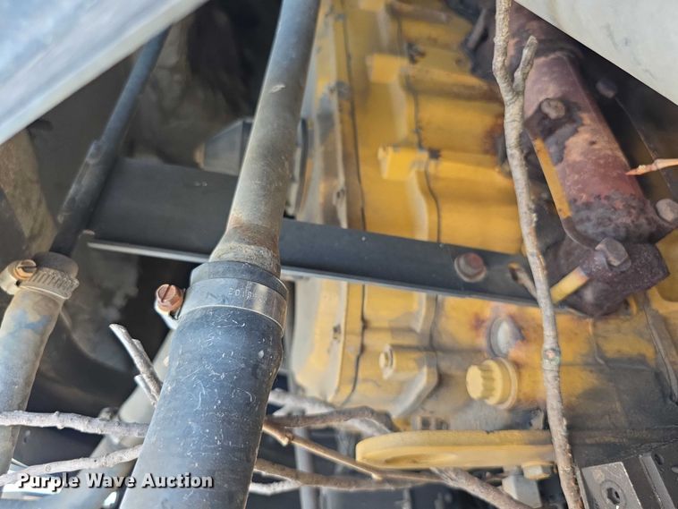 image for item EF3635 2000 Chevrolet T6500 bucket truck