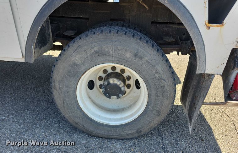 image for item EF3635 2000 Chevrolet T6500 bucket truck