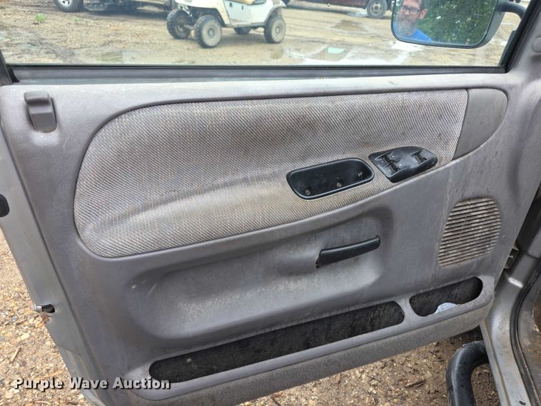 image for item EF3693 1994 Dodge Ram 1500 pickup truck