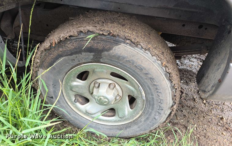 image for item EF3693 1994 Dodge Ram 1500 pickup truck