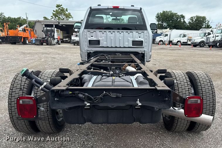 image for item EG1020 2022 Ford F550 Super Duty truck cab and chassis