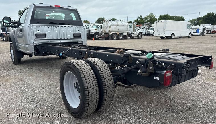image for item EG1020 2022 Ford F550 Super Duty truck cab and chassis