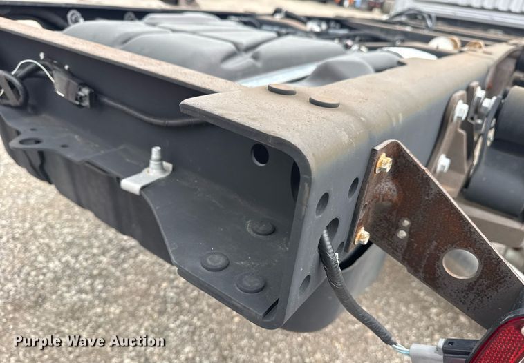 image for item EG1020 2022 Ford F550 Super Duty truck cab and chassis