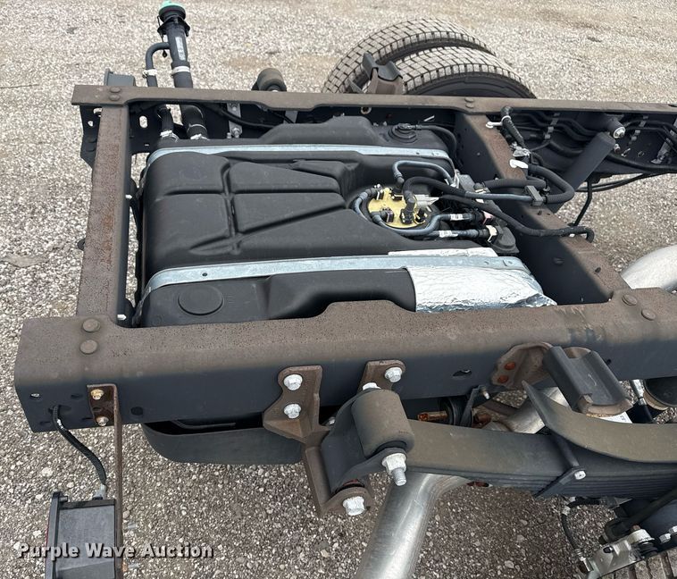 image for item EG1020 2022 Ford F550 Super Duty truck cab and chassis