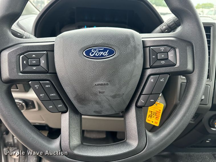 image for item EG1020 2022 Ford F550 Super Duty truck cab and chassis