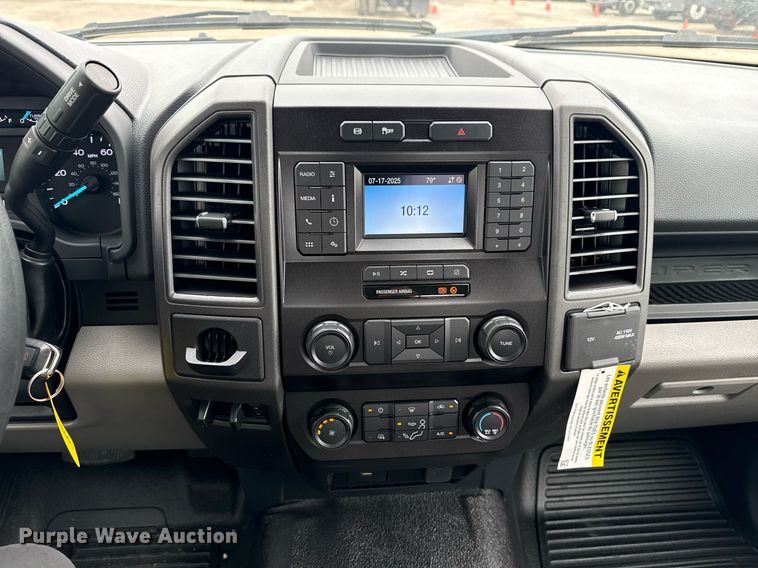 image for item EG1020 2022 Ford F550 Super Duty truck cab and chassis