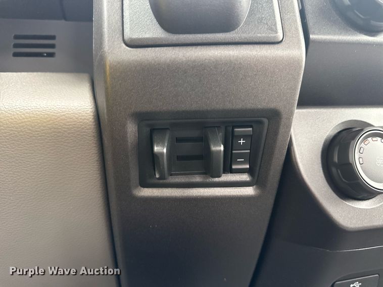 image for item EG1020 2022 Ford F550 Super Duty truck cab and chassis