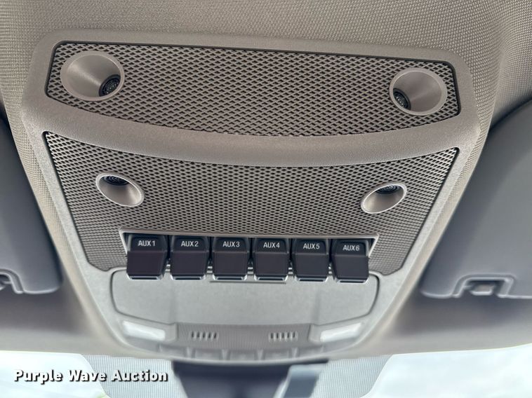 image for item EG1020 2022 Ford F550 Super Duty truck cab and chassis