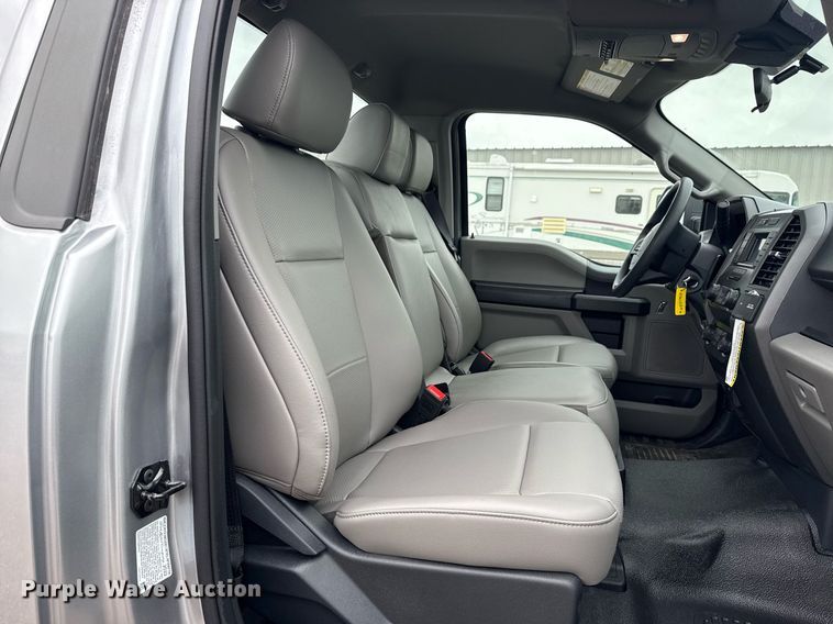 image for item EG1020 2022 Ford F550 Super Duty truck cab and chassis