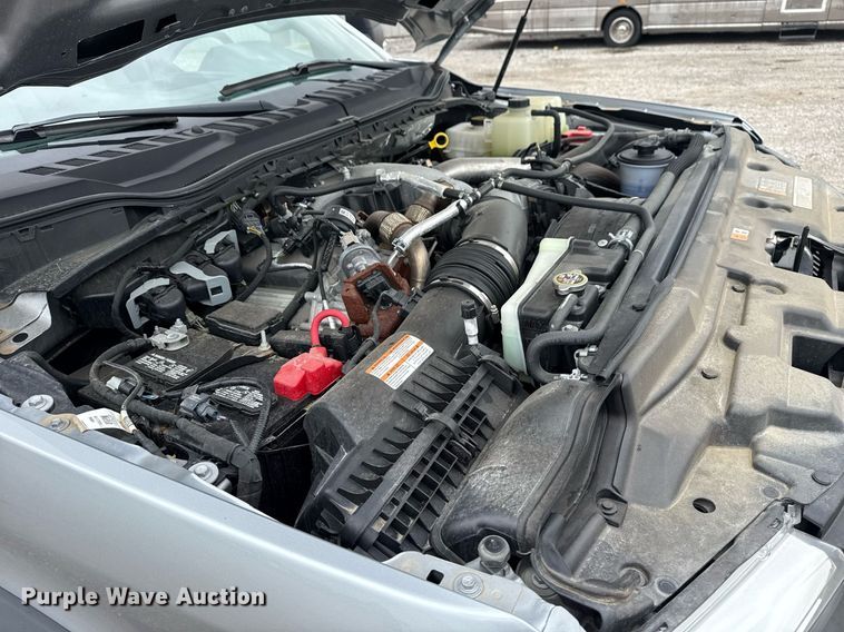 image for item EG1020 2022 Ford F550 Super Duty truck cab and chassis