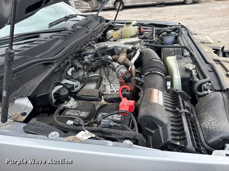 image for item EG1020 2022 Ford F550 Super Duty truck cab and chassis