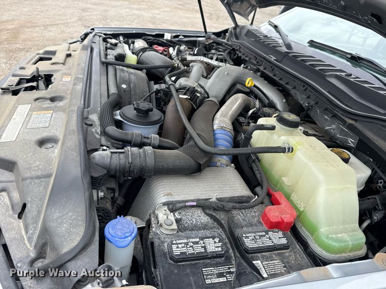 image for item EG1020 2022 Ford F550 Super Duty truck cab and chassis