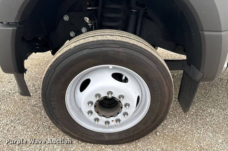 image for item EG1020 2022 Ford F550 Super Duty truck cab and chassis