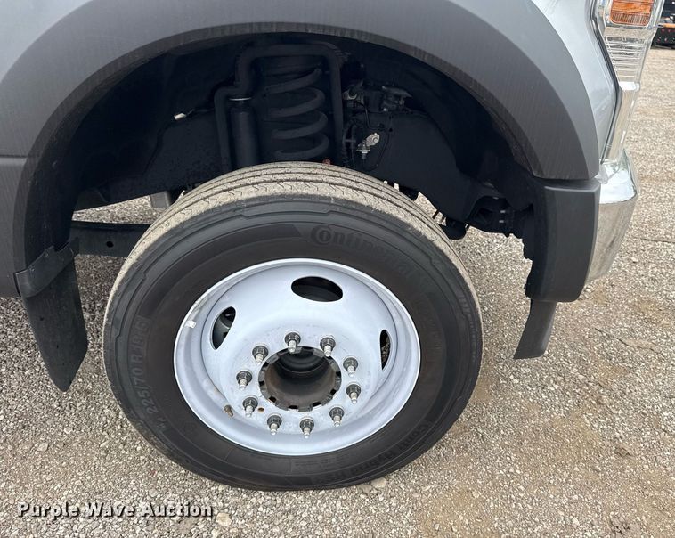 image for item EG1020 2022 Ford F550 Super Duty truck cab and chassis