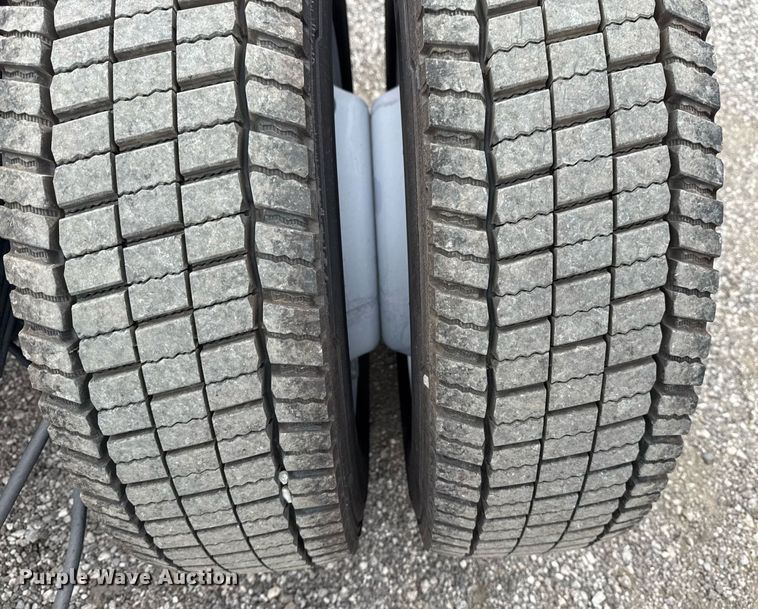 image for item EG1020 2022 Ford F550 Super Duty truck cab and chassis