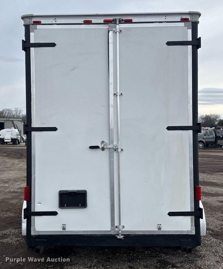 image for item EG2567 2002 Wells Cargo enclosed cargo trailer