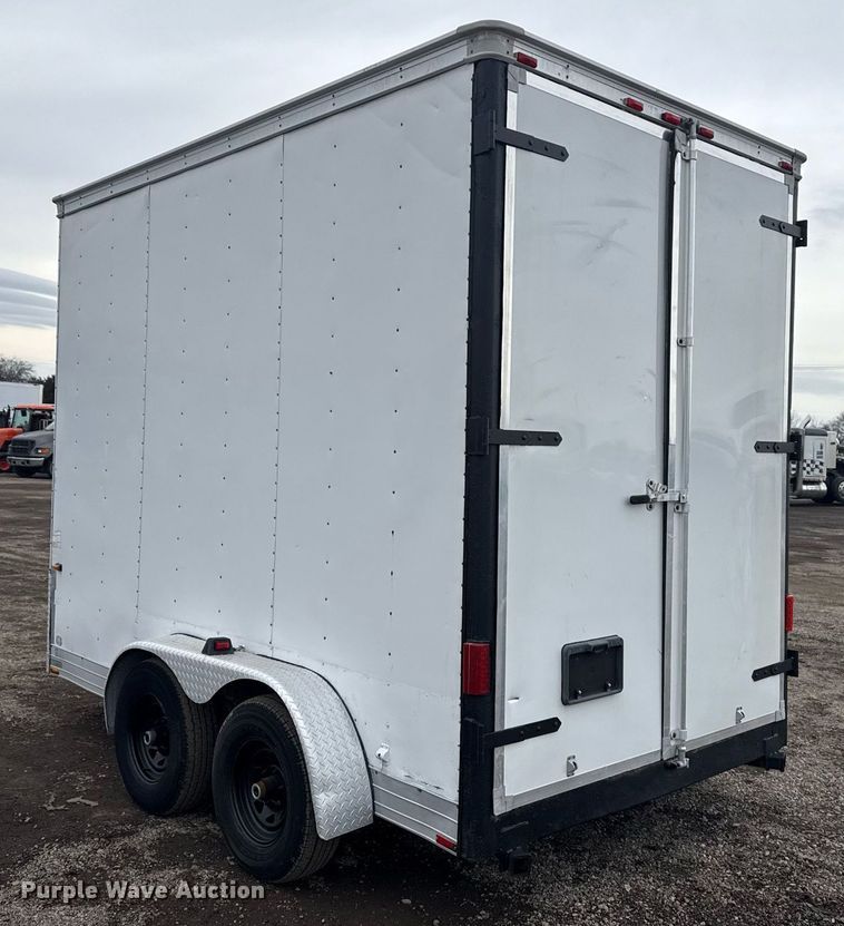 image for item EG2567 2002 Wells Cargo enclosed cargo trailer