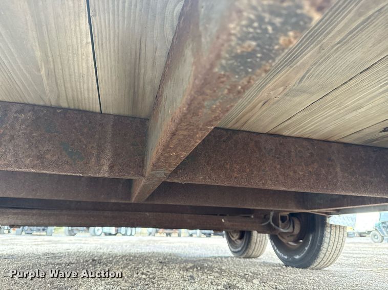 image for item EG2567 2002 Wells Cargo enclosed cargo trailer