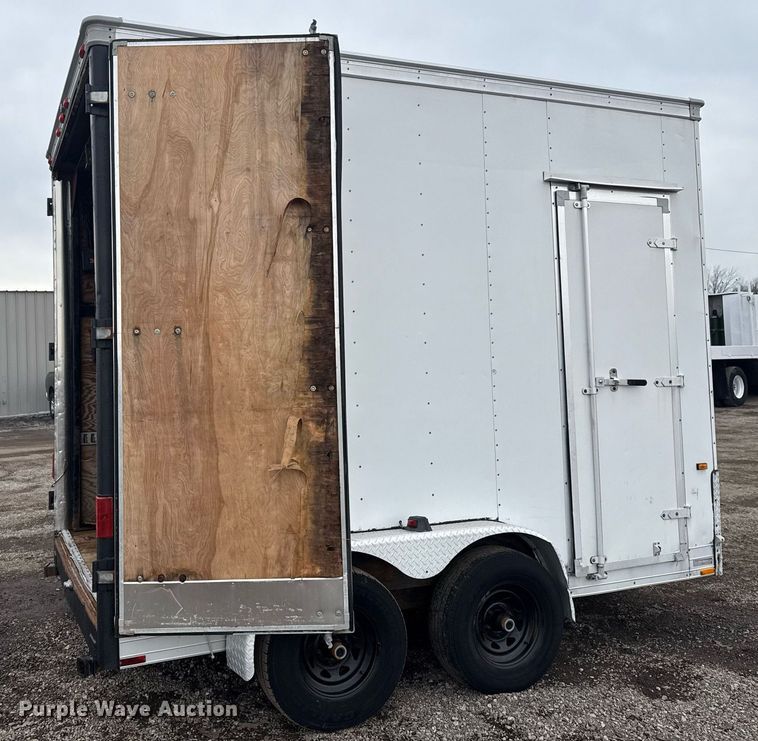 image for item EG2567 2002 Wells Cargo enclosed cargo trailer