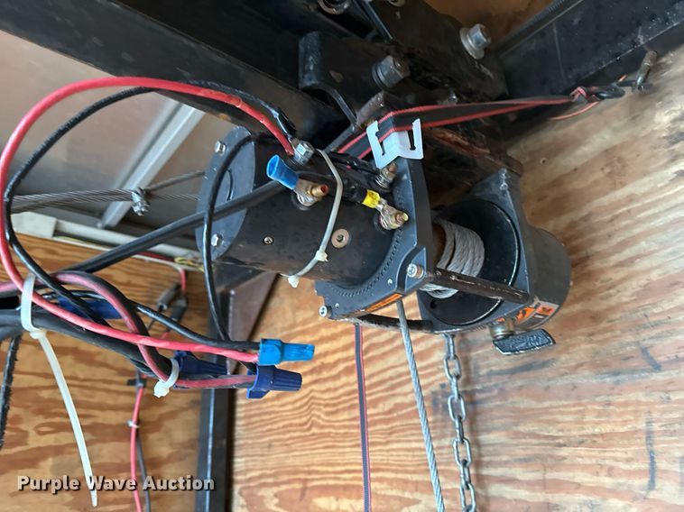 image for item EG2567 2002 Wells Cargo enclosed cargo trailer