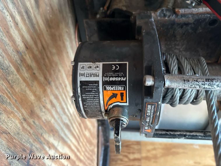 image for item EG2567 2002 Wells Cargo enclosed cargo trailer