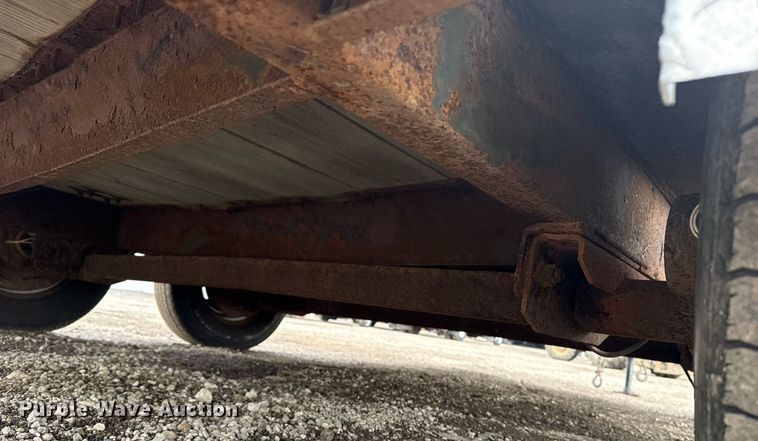 image for item EG2567 2002 Wells Cargo enclosed cargo trailer