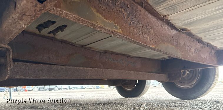 image for item EG2567 2002 Wells Cargo enclosed cargo trailer