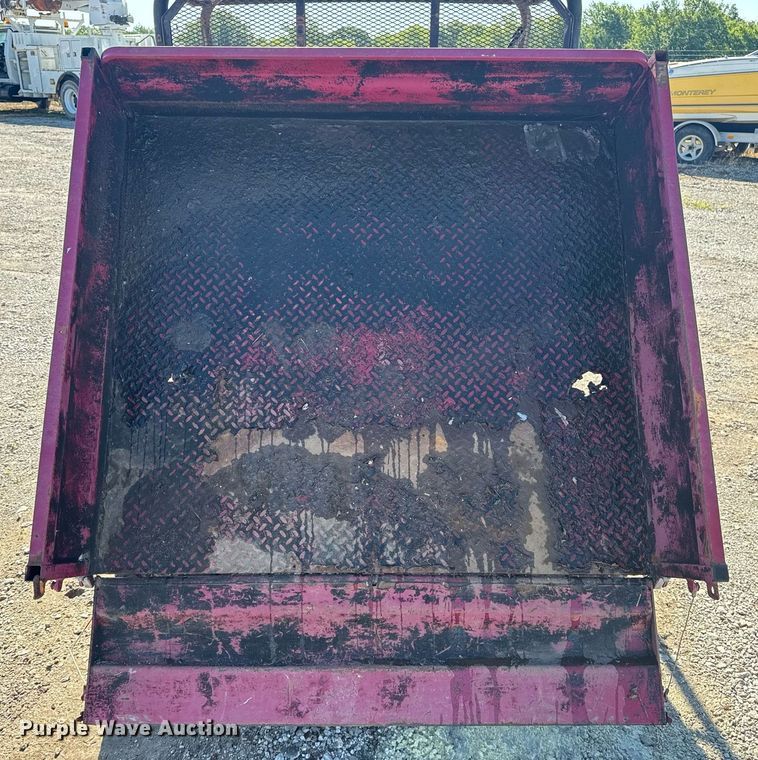 image for item EG5867 2005 Kawasaki Mule 4000 utility vehicle