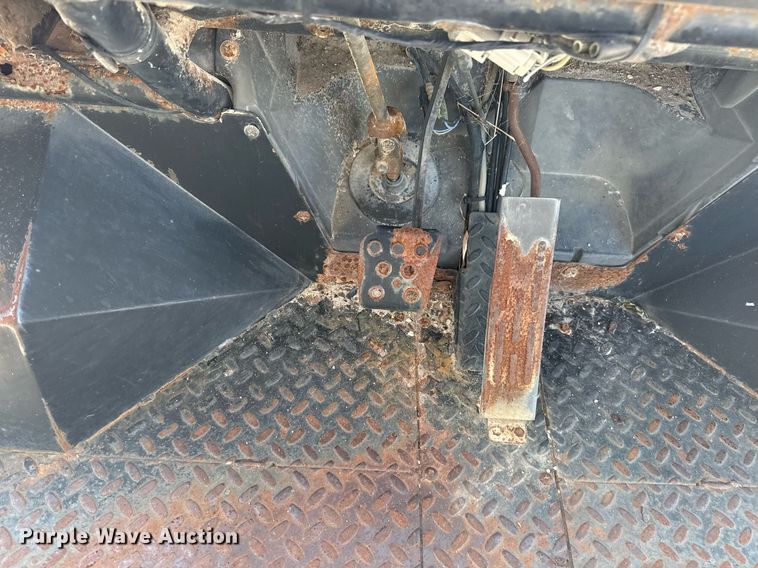 image for item EG5867 2005 Kawasaki Mule 4000 utility vehicle