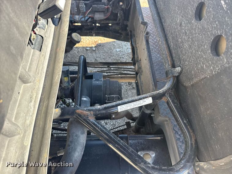 image for item EG5867 2005 Kawasaki Mule 4000 utility vehicle