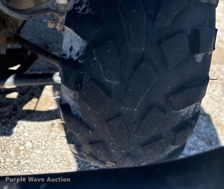 image for item EG5867 2005 Kawasaki Mule 4000 utility vehicle