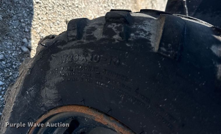 image for item EG5867 2005 Kawasaki Mule 4000 utility vehicle