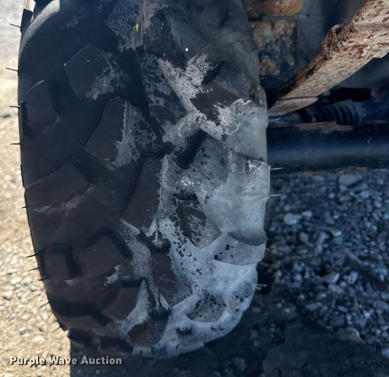 image for item EG5867 2005 Kawasaki Mule 4000 utility vehicle