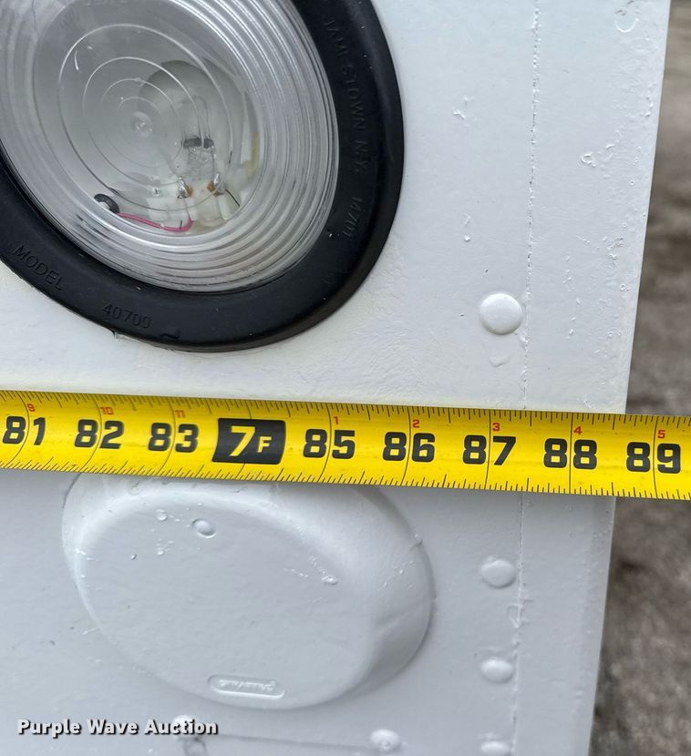 image for item EG5889 2001 Freightliner MT45  delivery truck