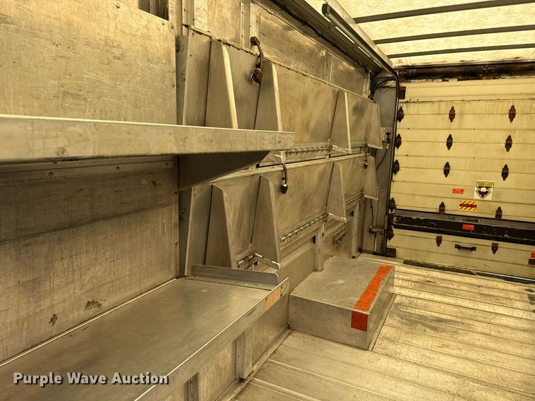 image for item EG5889 2001 Freightliner MT45  delivery truck