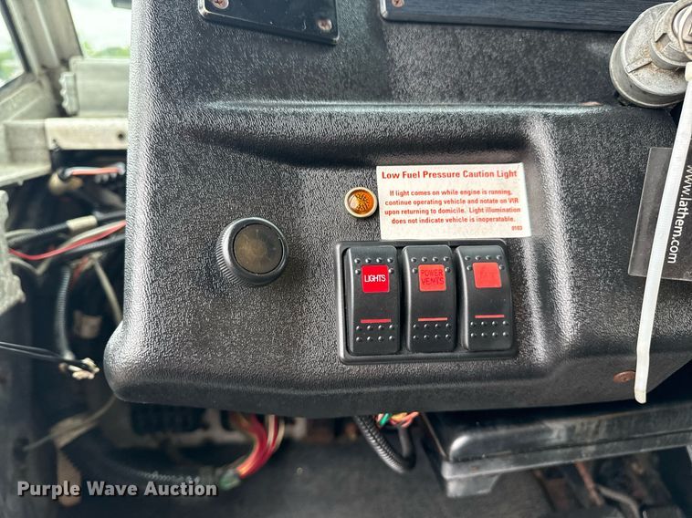 image for item EG5889 2001 Freightliner MT45  delivery truck