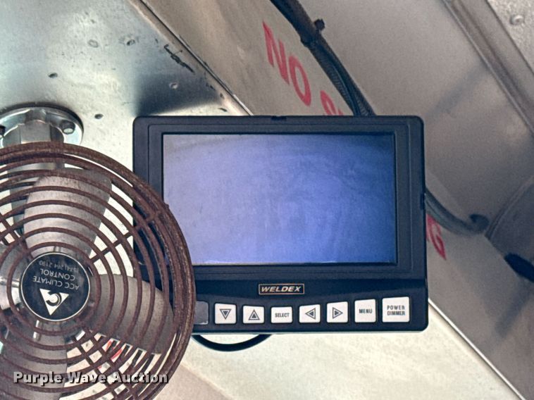 image for item EG5889 2001 Freightliner MT45  delivery truck