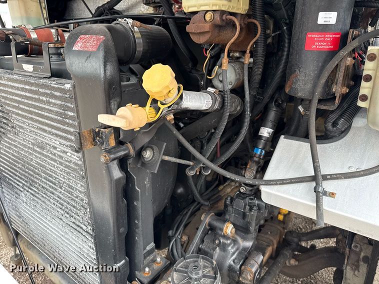 image for item EG5889 2001 Freightliner MT45  delivery truck