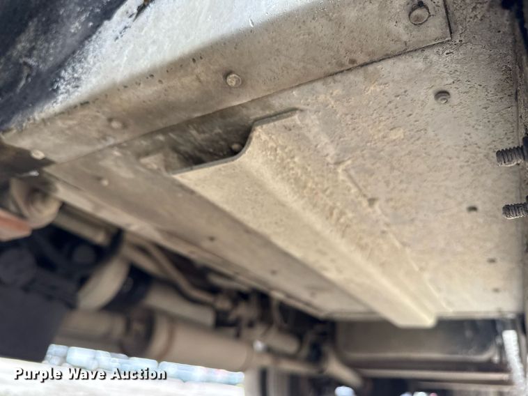 image for item EG5889 2001 Freightliner MT45  delivery truck