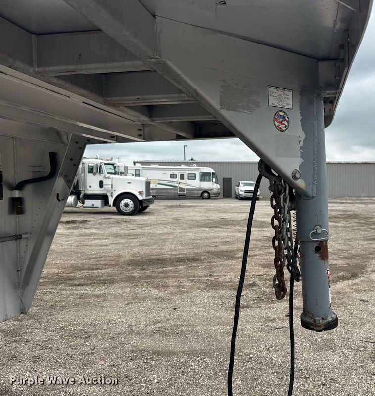 image for item EG5924 2006 Featherlite 4941 enclosed cargo trailer