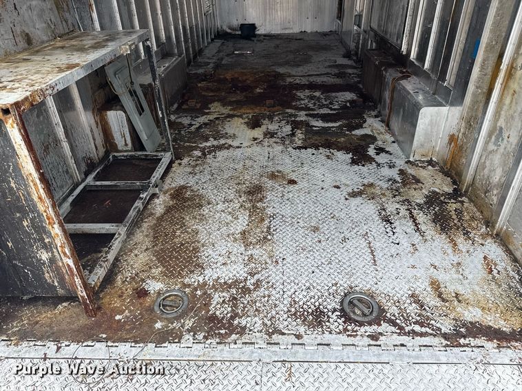 image for item EG5924 2006 Featherlite 4941 enclosed cargo trailer