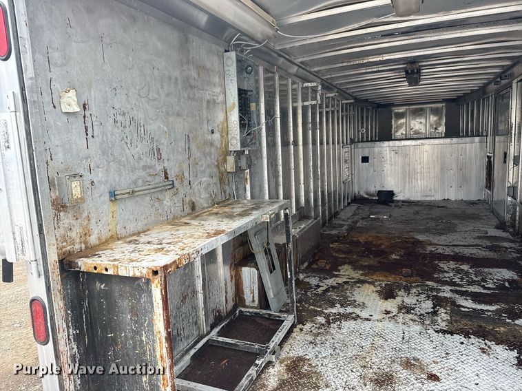 image for item EG5924 2006 Featherlite 4941 enclosed cargo trailer