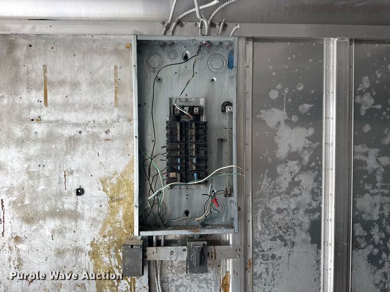 image for item EG5924 2006 Featherlite 4941 enclosed cargo trailer