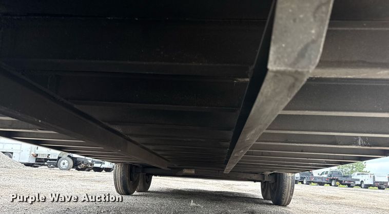 image for item EG5924 2006 Featherlite 4941 enclosed cargo trailer