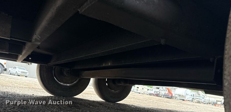 image for item EG5924 2006 Featherlite 4941 enclosed cargo trailer